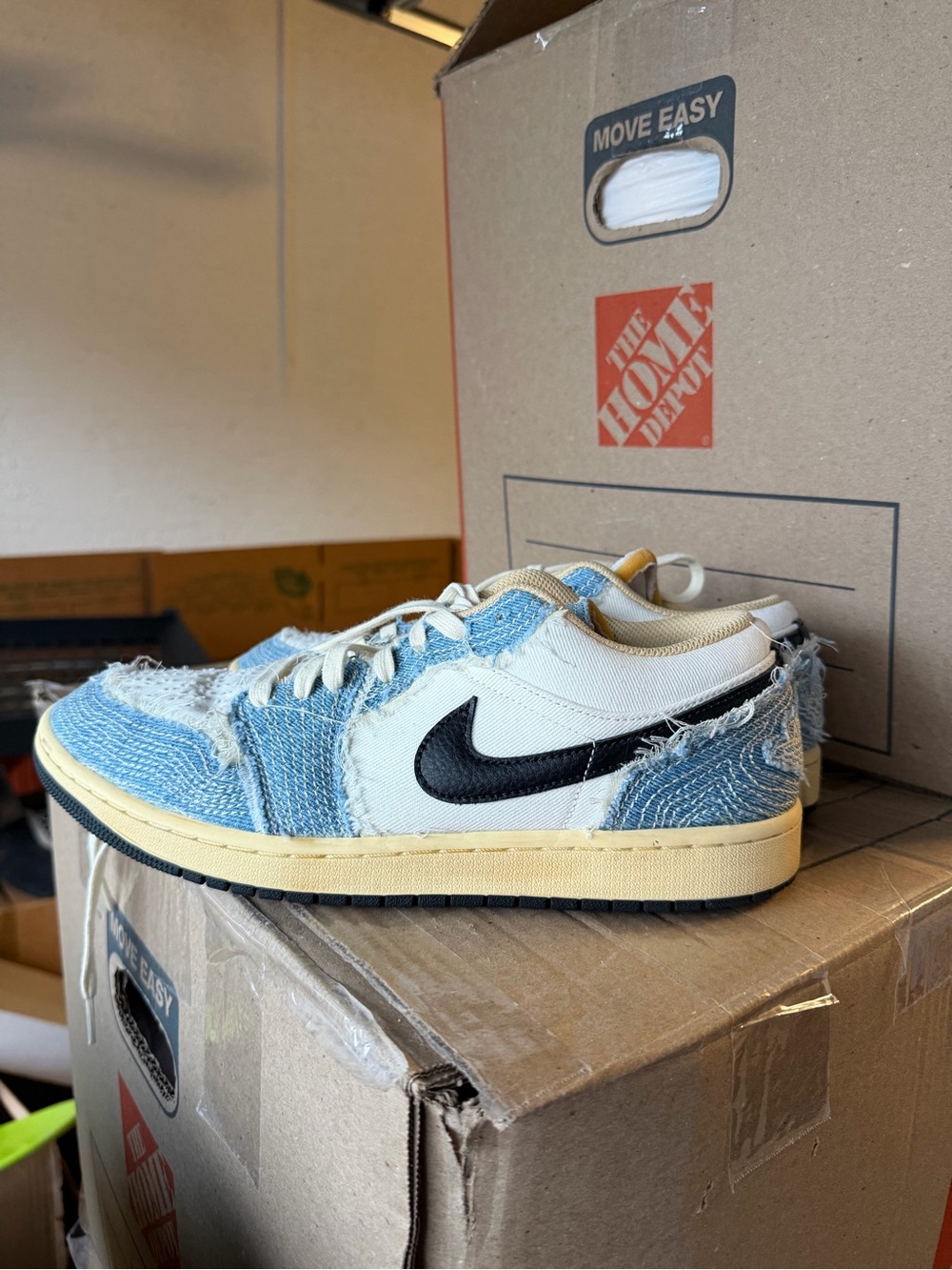 Nike Men's Low Top Sneakers White, Light Blue, Black, Cream